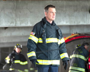 911 season 8 episode 17 bobby nash death reddit