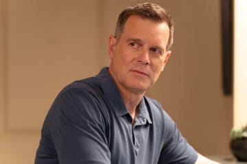911 season 8 episode 17 promo hen captain