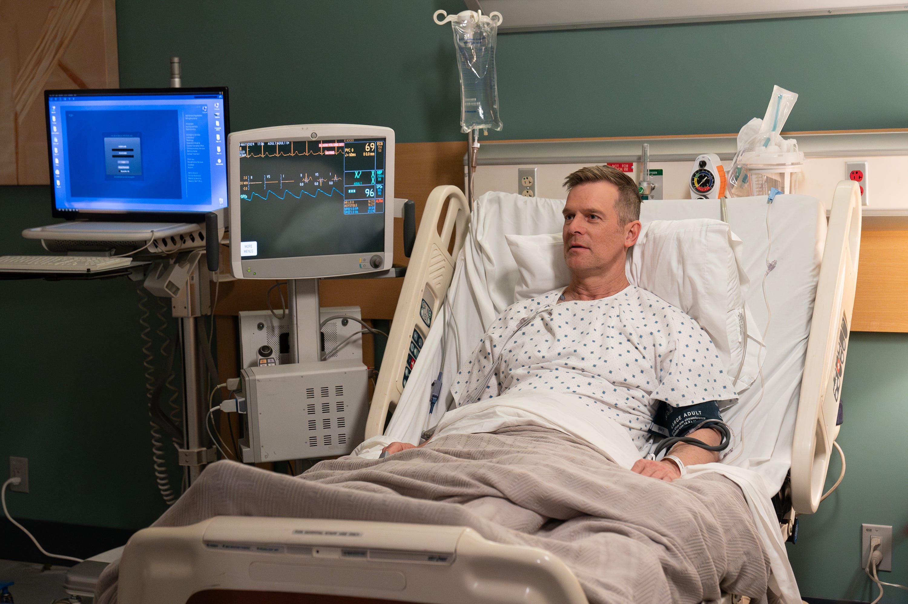 '9-1-1' Star Peter Krause Teases How Bobby Will Move Forward in Season 8