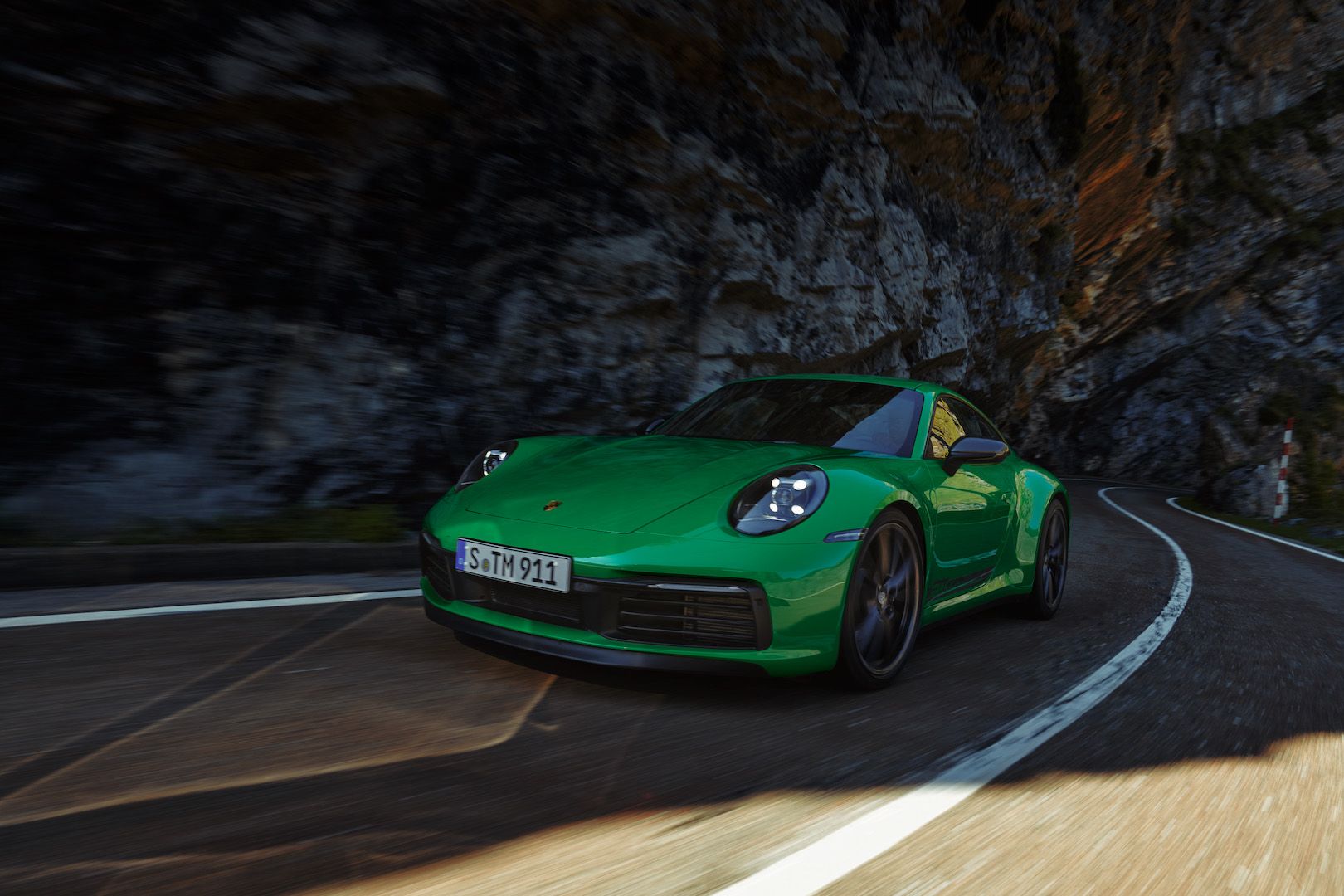 2023 Porsche 911 Carrera T Returns to Delight Driving Enthusiasts
