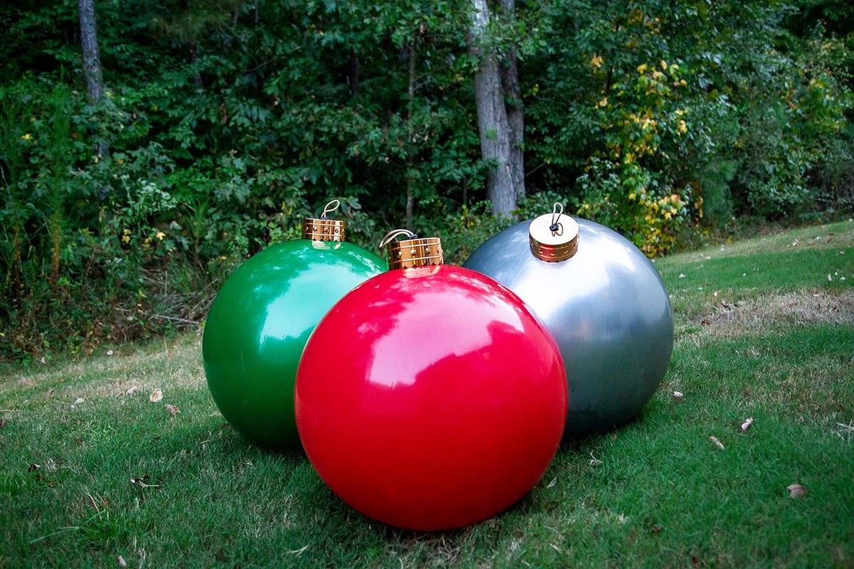 14 Best Large Outdoor Ornaments - Giant Christmas Holiday Decor