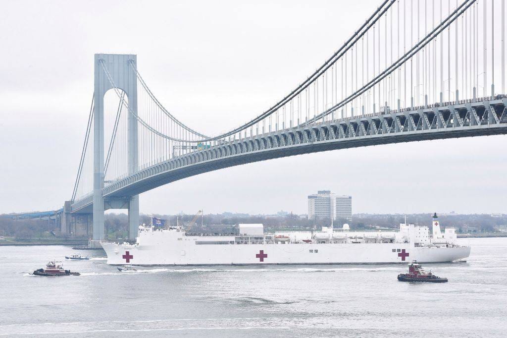 Bridge, Suspension bridge, Cable-stayed bridge, Landmark, Extradosed bridge, Skyway, Fixed link, River, Boat, Waterway, 