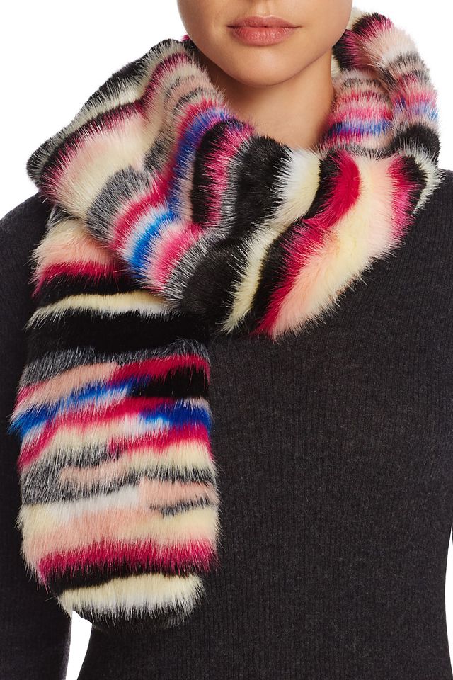Woolen, Wool, Clothing, Scarf, Fur, Stole, Pink, Textile, Magenta, Outerwear, 