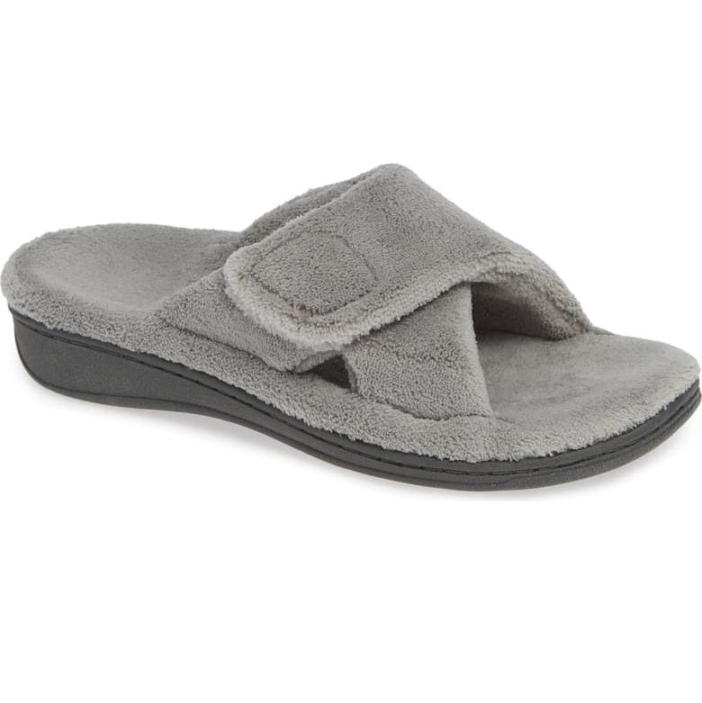 Footwear, Slipper, Product, Shoe, Beige, Sandal, Flip-flops, Plimsoll shoe, 