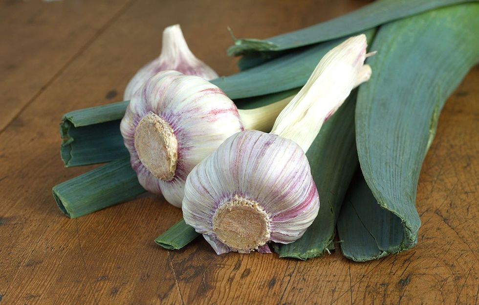 Garlic and leeks have natural antimicrobial properties.