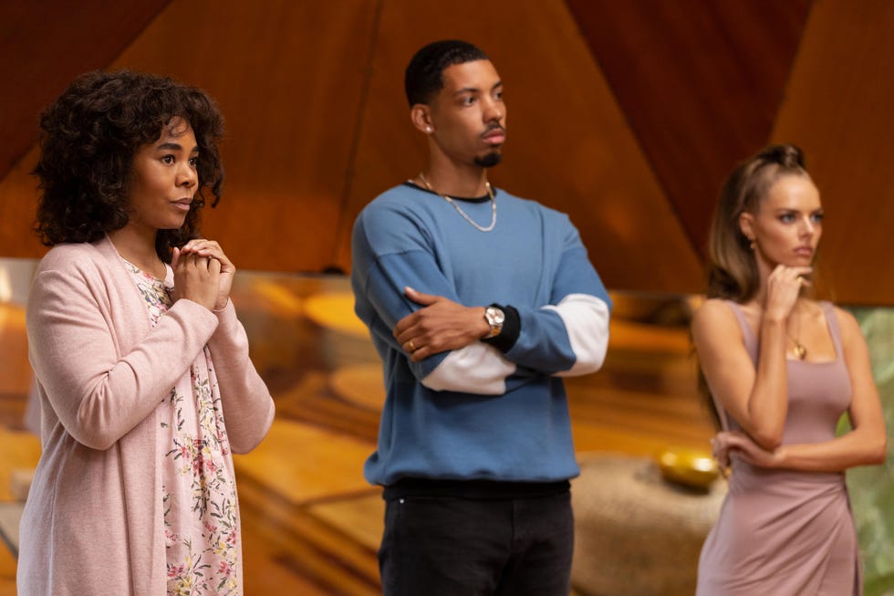 nine perfect strangers    “random acts of mayhem”   episode 101    promised total transformation, nine very different people arrive at tranquillum house, a secluded retreat run by the mysterious wellness guru masha carmel regina hall, ben melvin gregg, and jessica samara weaving, shown photo by vince valituttihulu