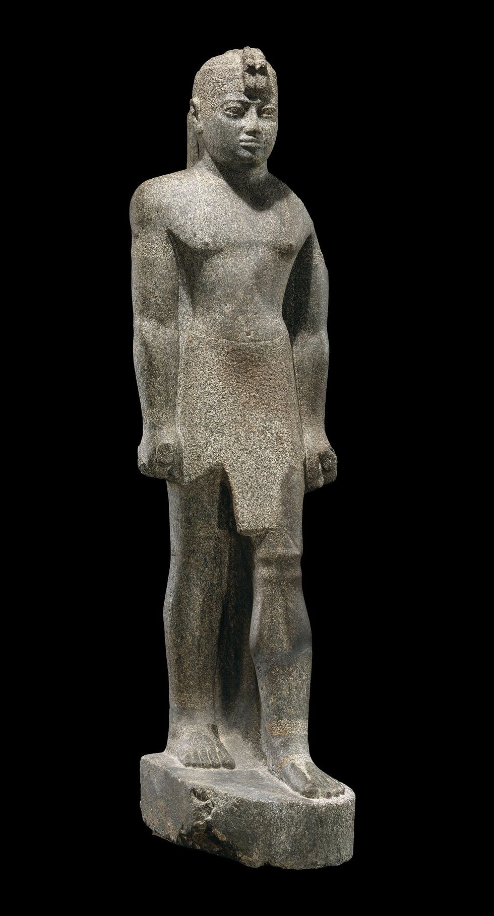 Koning Senkamanisken regeerde van 643 tot 623 vC kort nadat de zwarte faraos weer uit Egypte waren verdreven Zijn kroon sjendoet rok en regalia waren oorspronkelijk bedekt met bladgoud Hoogte 148cm gewicht 272kg