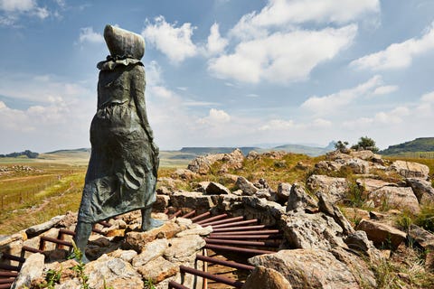 Het Kaalvoet Vroumonument in Retiefpas