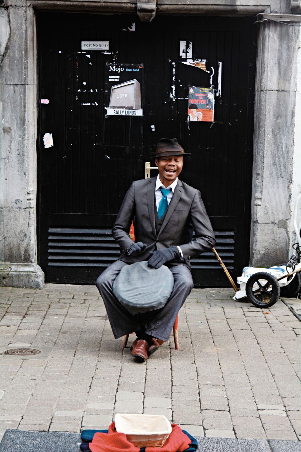Een van de vele straatmuzikanten in Galway