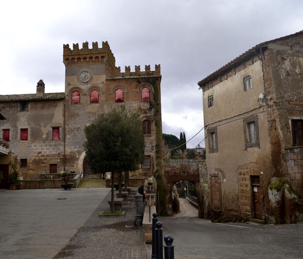 Het Castello di Blera in het dorpje Civitella Cesi dat tachtig kilometer ten noorden van Rome ligt dateert uit de 11e eeuw