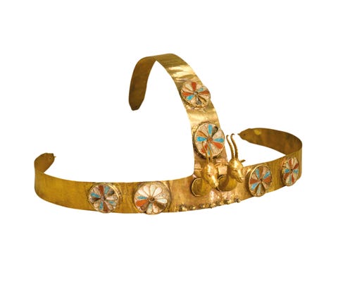 GAZELLESDe oude Egyptenaren brachten deze dieren zowel in verband met Seth als met Satet de godin van Elephantine die de bronen van de Nijl bewaakte Diadeem van een van de vrouwen van Thoetmoses III Metropolitan Museum New York