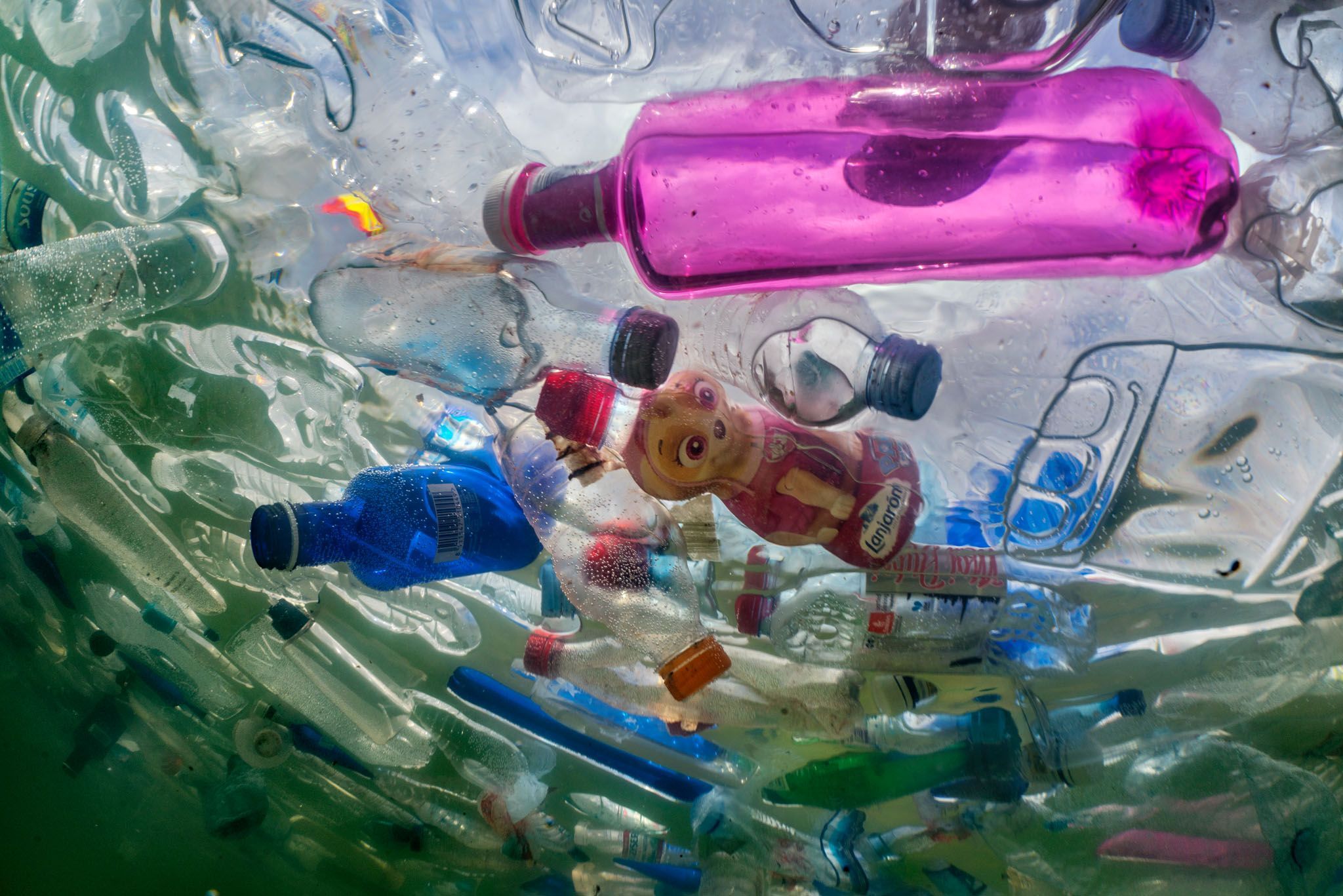Humaan operatie speling Plastic: van wondermateriaal tot wereldprobleem