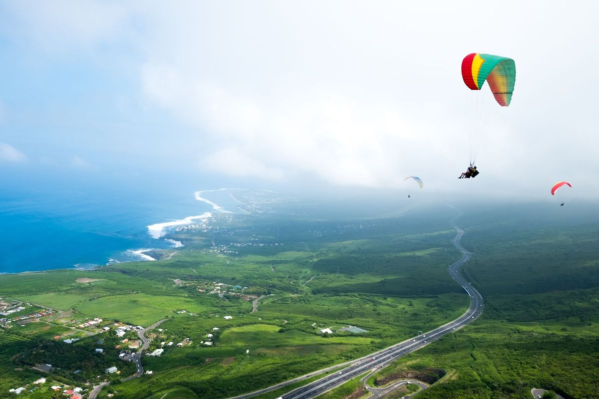 Paragliden in Saint Leu aan de westkust van Runion