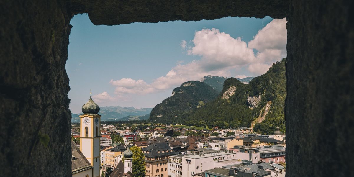 Uitzicht vanuit vesting Kufstein over de stad