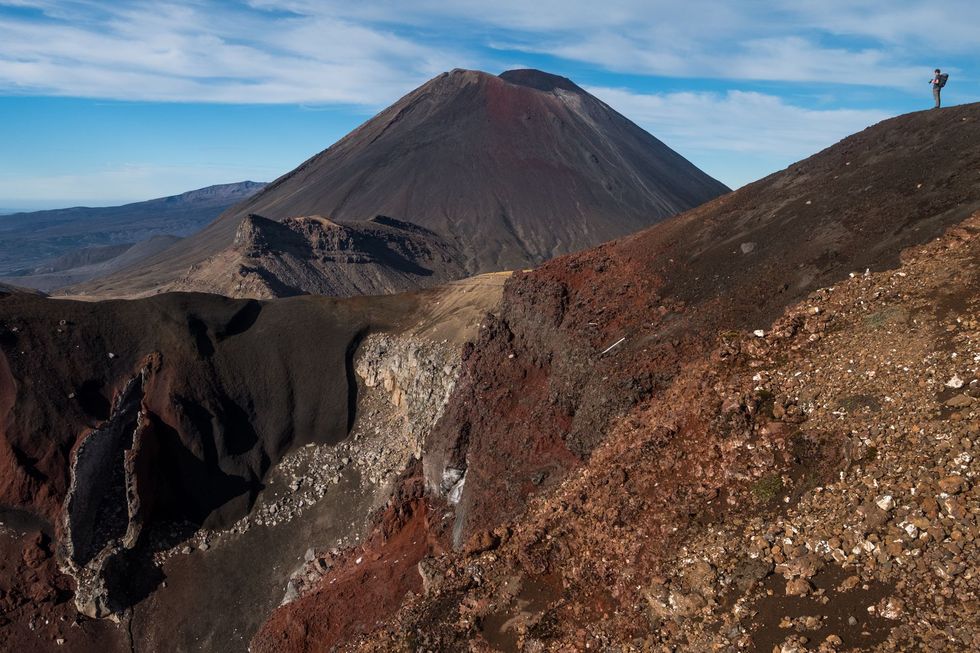 De Red Crater met de vulkaan Ngauruhoe op de achtergrond