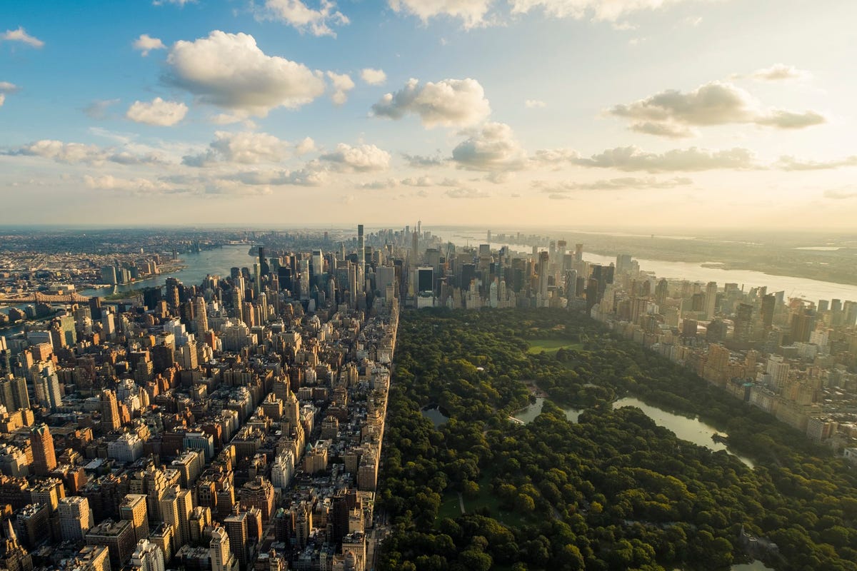 Manhattan bezien van bovenaf vanuit een fotovlucht met FlyNyon boven de stad
