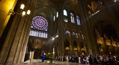 De NotreDame organiseert dagelijkse missen voor Parijzenaars en bezoekers