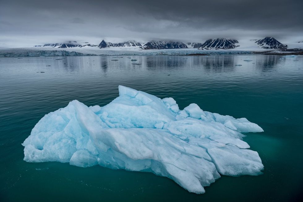Een ijsberg in de Mllerfjord
