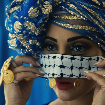 イスラム女性のファッションを「隠す」から「見せる」へ革命！