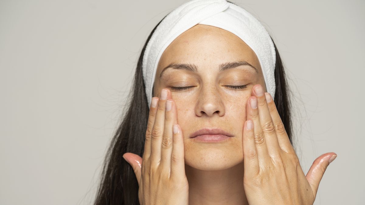 preview for 3 Types of Facial Massage And How To DIY It At Home