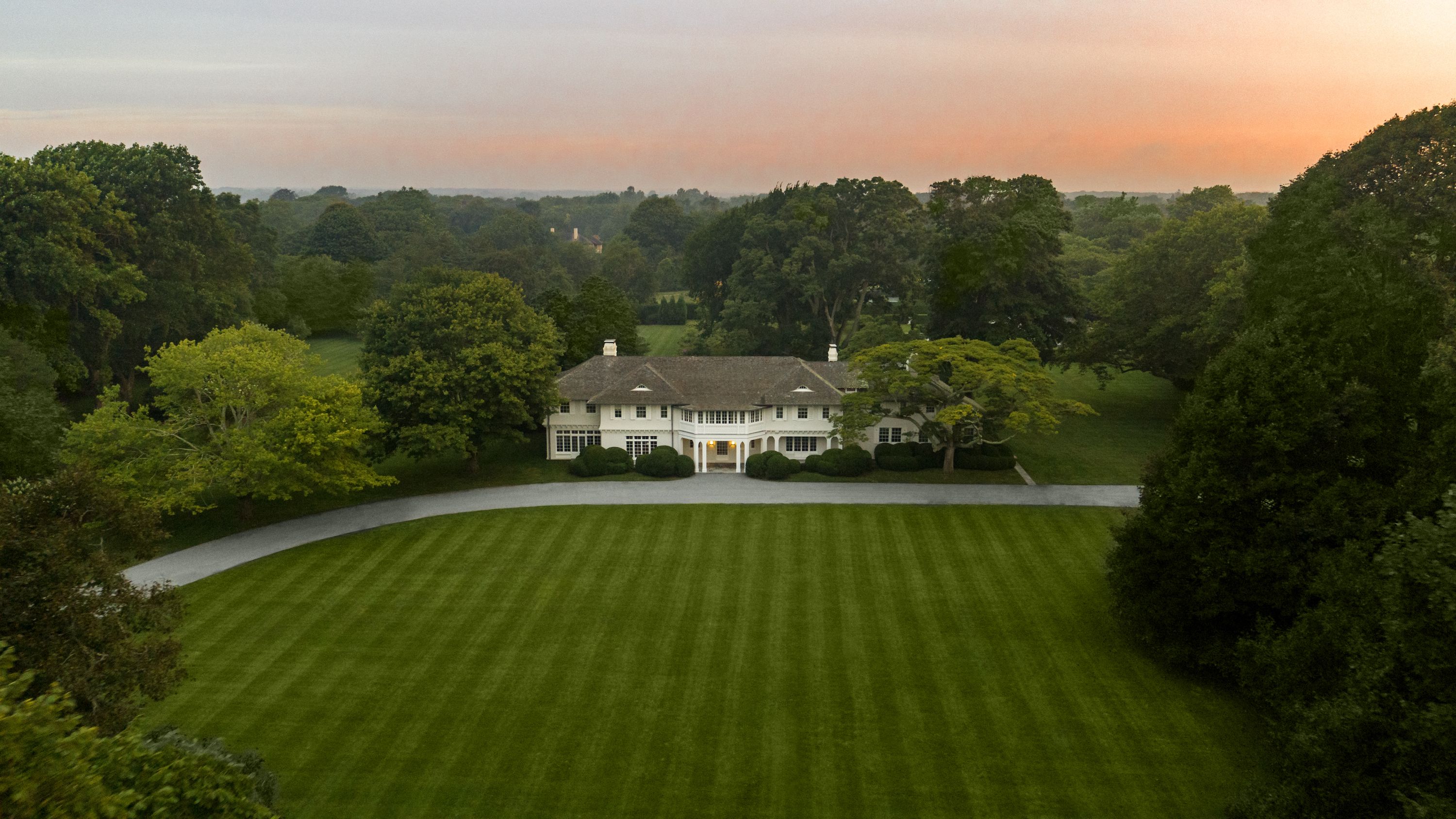 The Homes of Jacqueline Bouvier Kennedy Onassis 