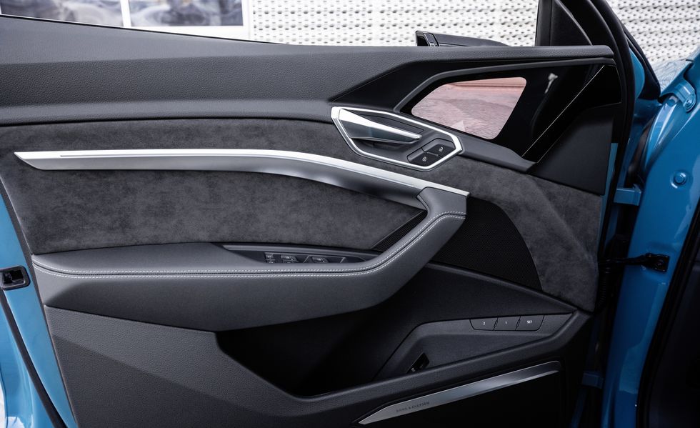 Audi e-tron mirror