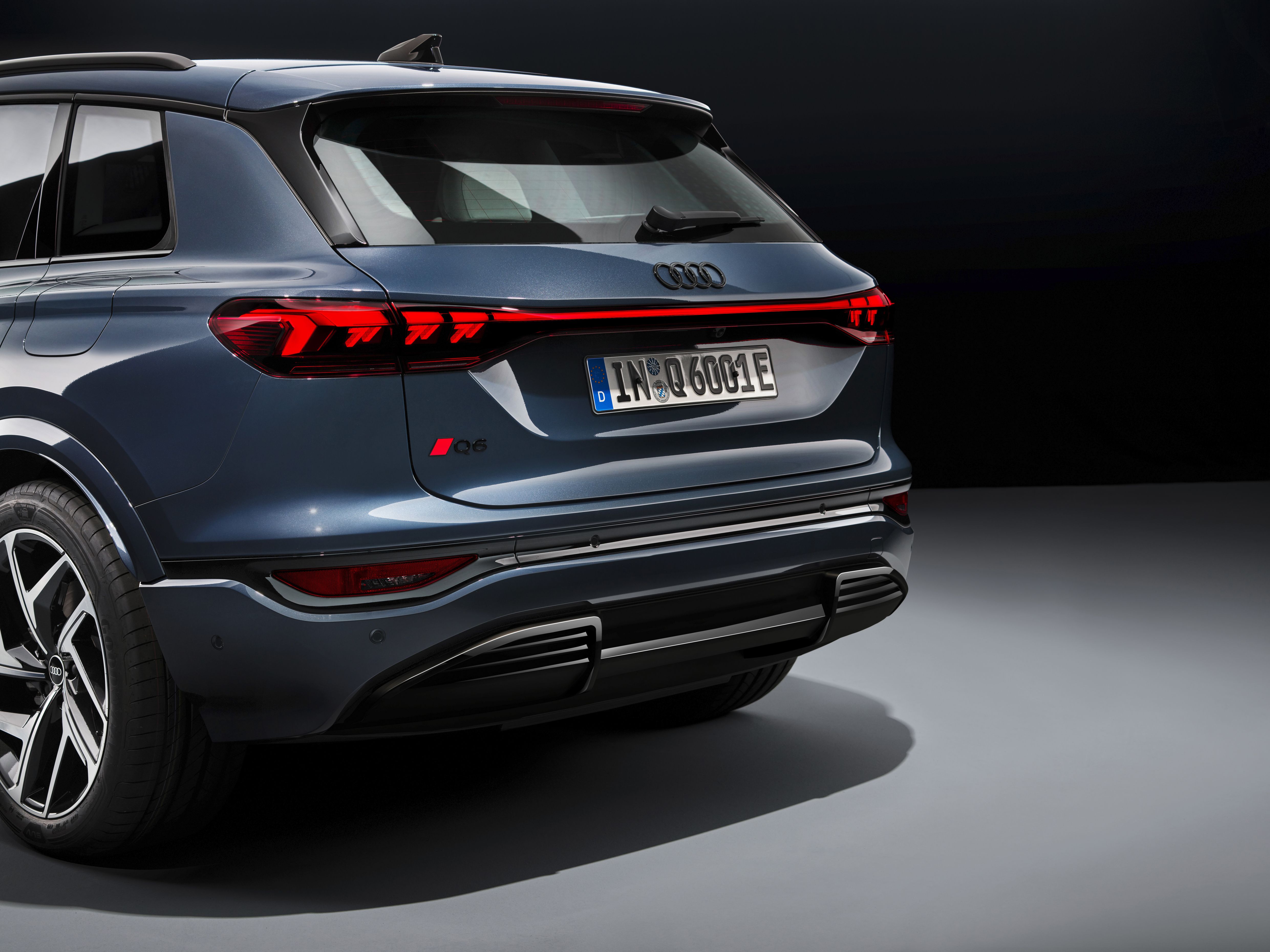 Gallery: 2025 Audi Q6 E-tron Photos