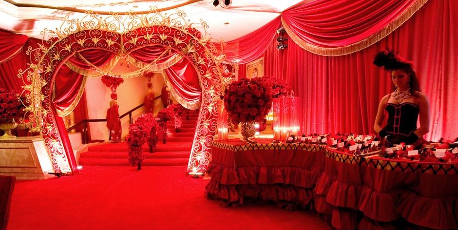 Decoration, Wedding banquet, Function hall, Red, Stage, Event, Lighting, Wedding reception, Ceremony, Textile, 