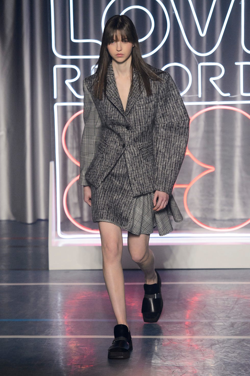 tailleur con gonna, tendenza tailleur con gonna tubino, moda inverno 2019