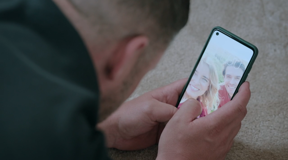 aaron dingle finding mackenzie boyd's phone, emmerdale