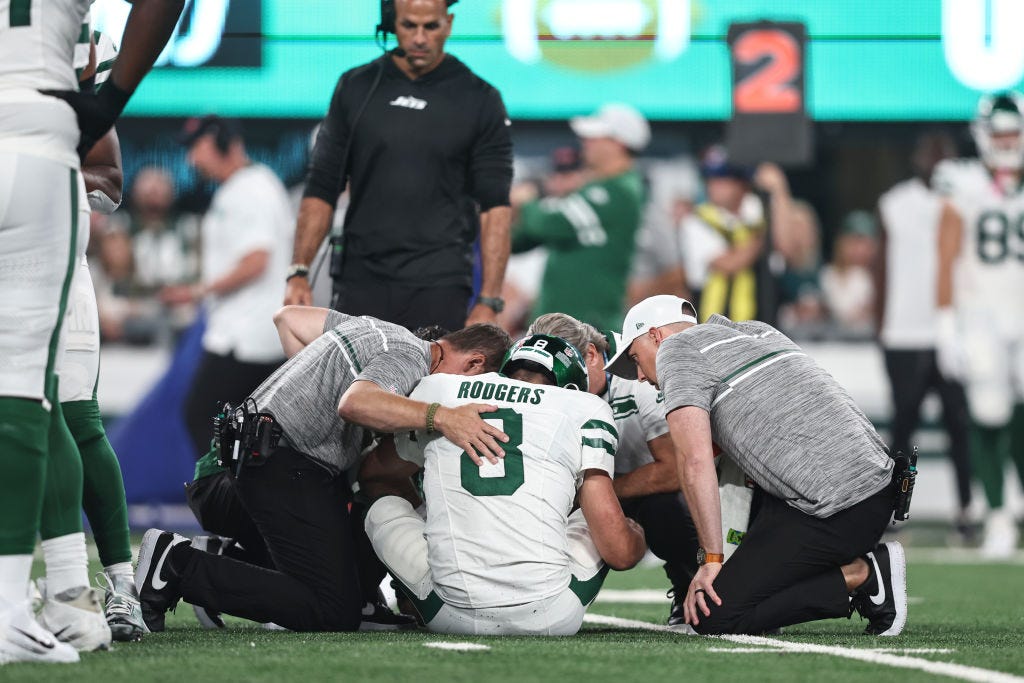 Jets' Aaron Rodgers on 'road to recovery' after surgery