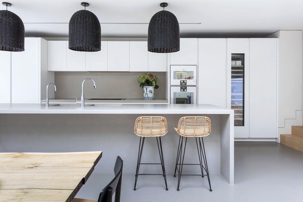 The Cesar ‘Maxima 2.2’kitchen in white lacquered oak by Espresso Design