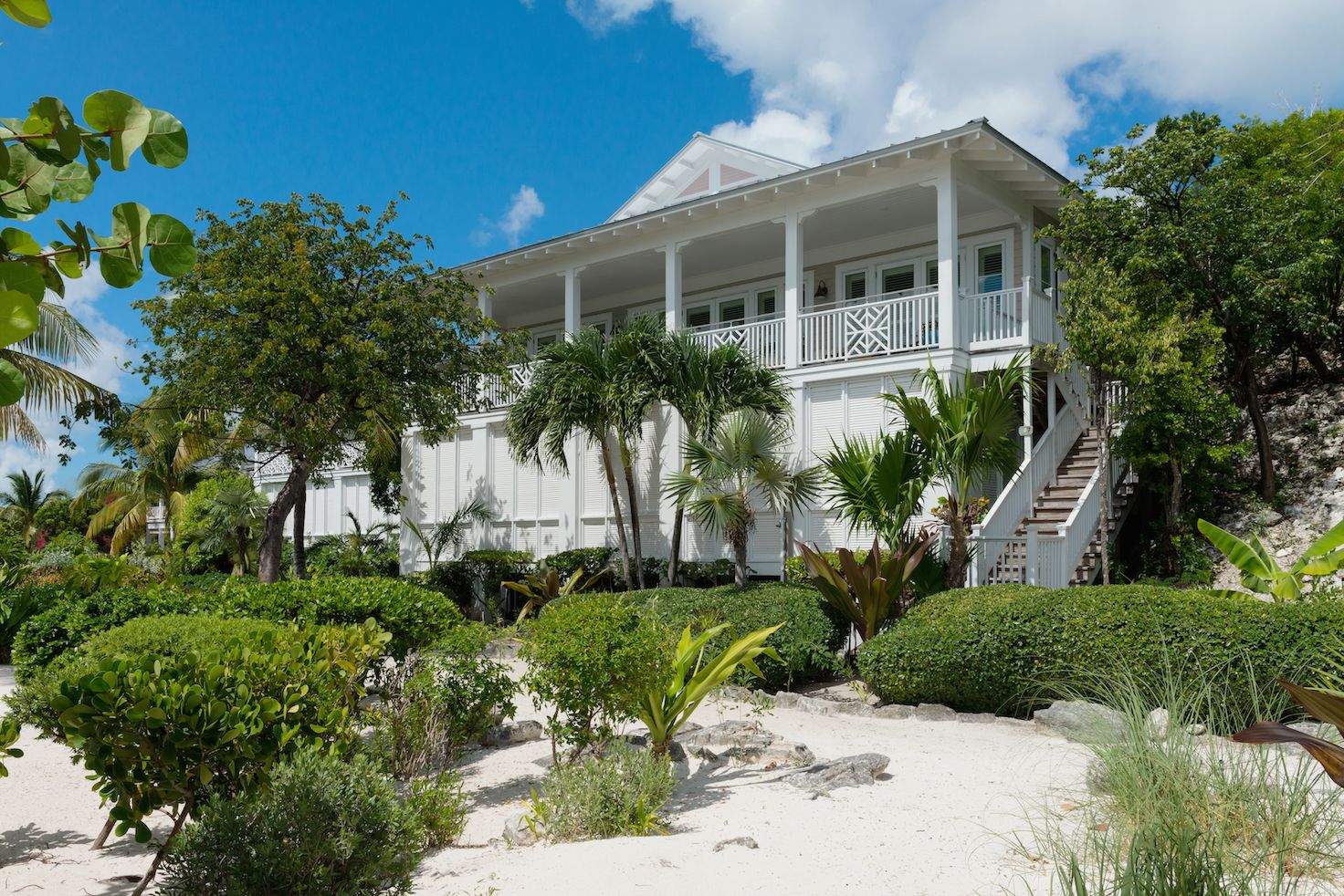 13 Beach House Rentals To Upgrade Your Summer Getaway   Abaco Club C 507 David Southworth 7072 Exlg 1498082066 