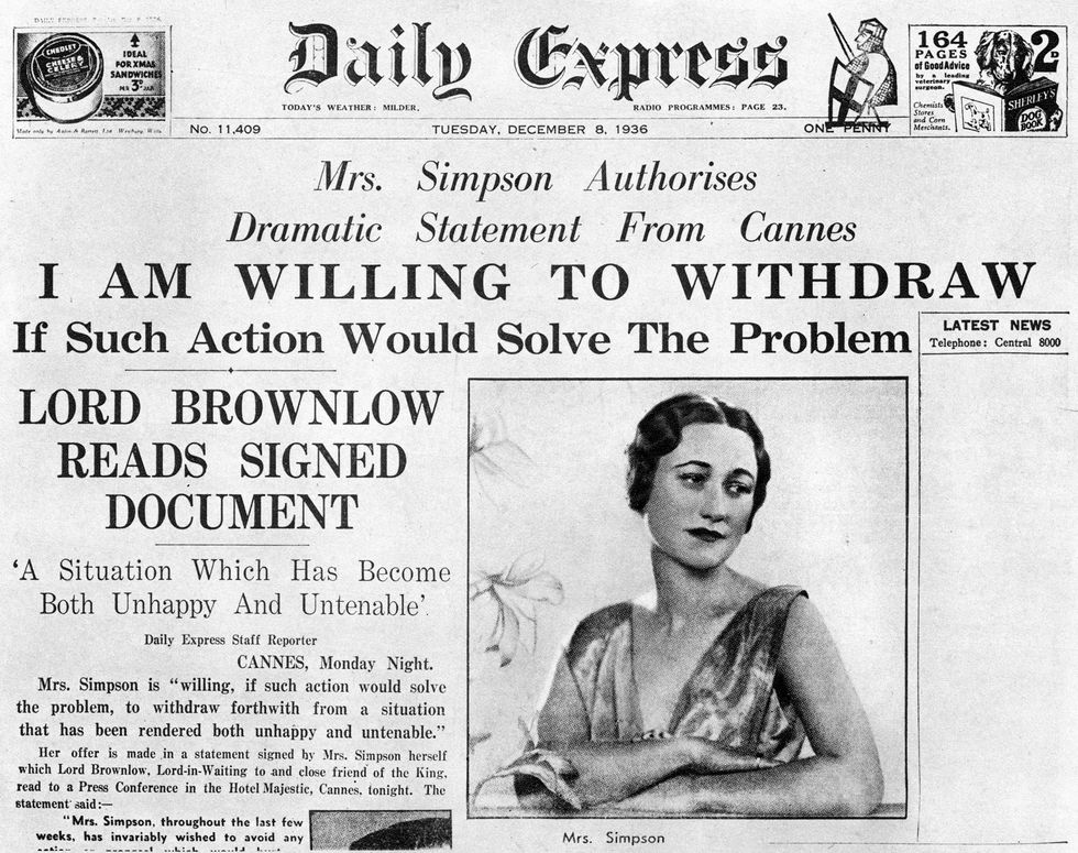 Mrs Simpson offers to 'withdraw', 8 December 1936. Article on the front page of the 'Daily Express' about American socialite Wallis Simpson (1896-1986). Mrs Simpson's relationship with King Edward VIII (1894-1972) eventually led to his abdication.