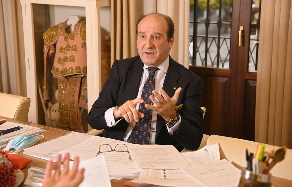 joaquín g moeckel, abogado de los hermanos francisco y cayetano rivera, nos cuenta que va a emprender un pleito civil contra isabel pantoja