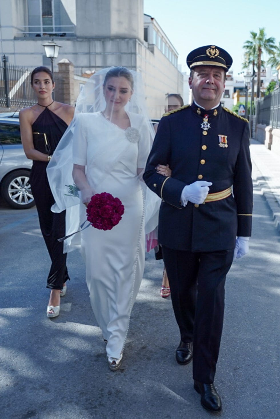 joaquín llevando a su hija al altar