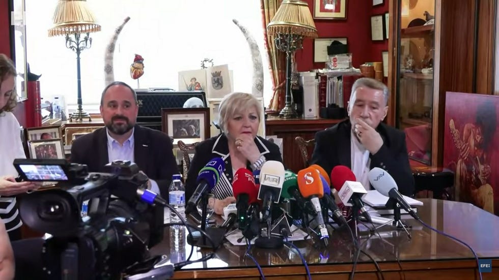 los abogados de daniel sancho en rueda de prensa, ramon chippirras, carmen balfagon y marcos garcia montes