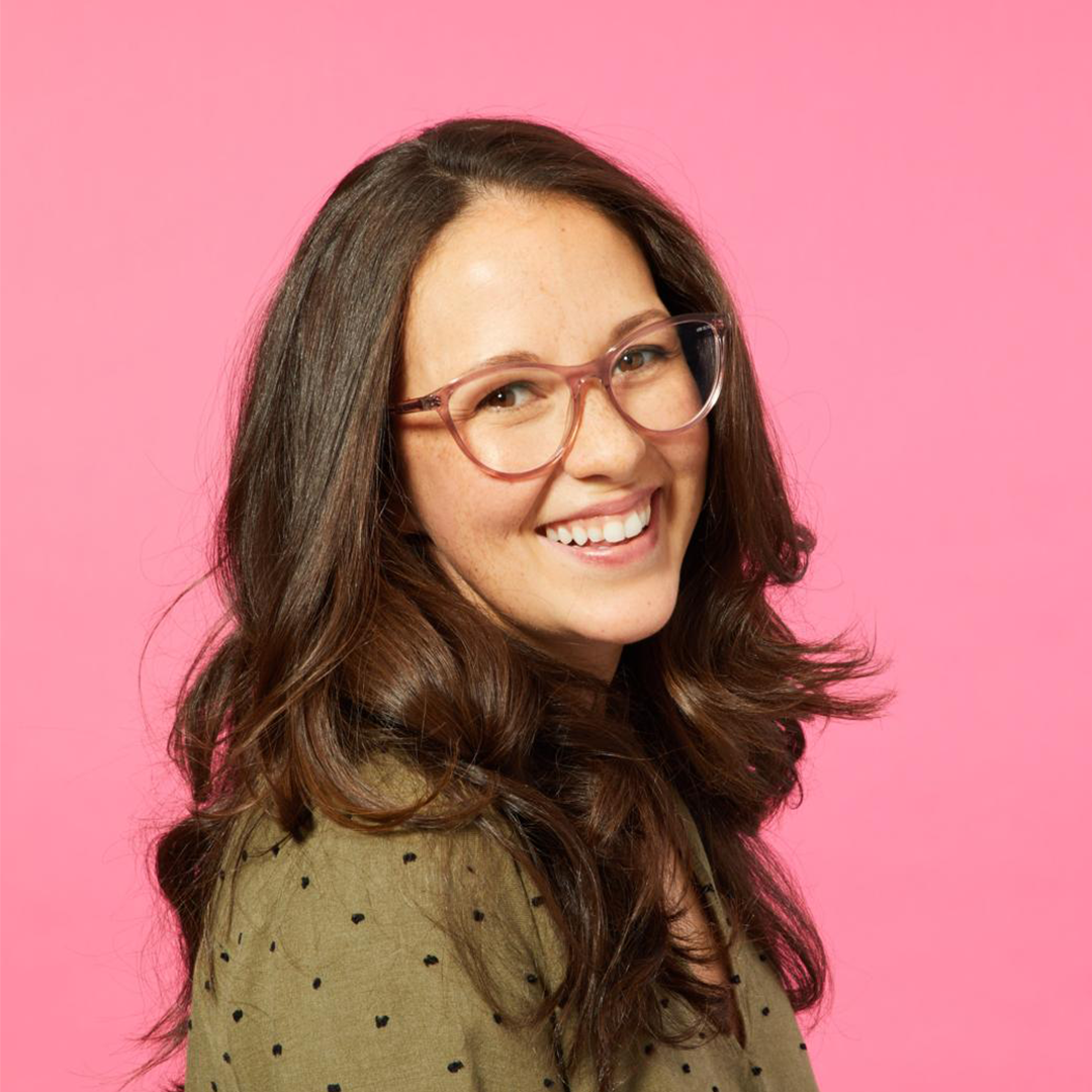 Hair, Eyewear, Face, Glasses, Hairstyle, Eyebrow, Long hair, Lip, Chin, Pink, Hair, Eyewear, Face, Glasses, Hairstyle, Eyebrow, Long hair, Lip, Chin, Pink,