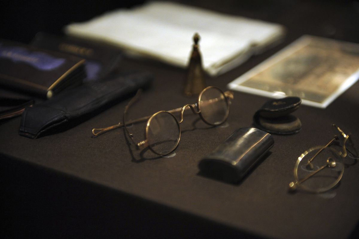 What Abraham Lincoln Was Carrying in His Pockets the Night He Was Killed