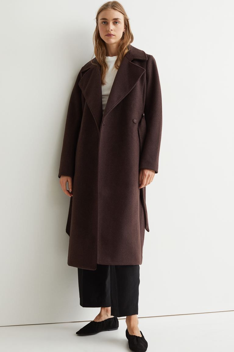 El abrigo largo asequible de H&M que pasa de moda