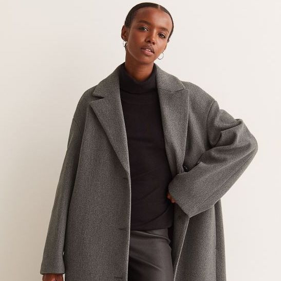 George Bernard Antemano protesta El abrigo recto de H&M más elegante de la temporada