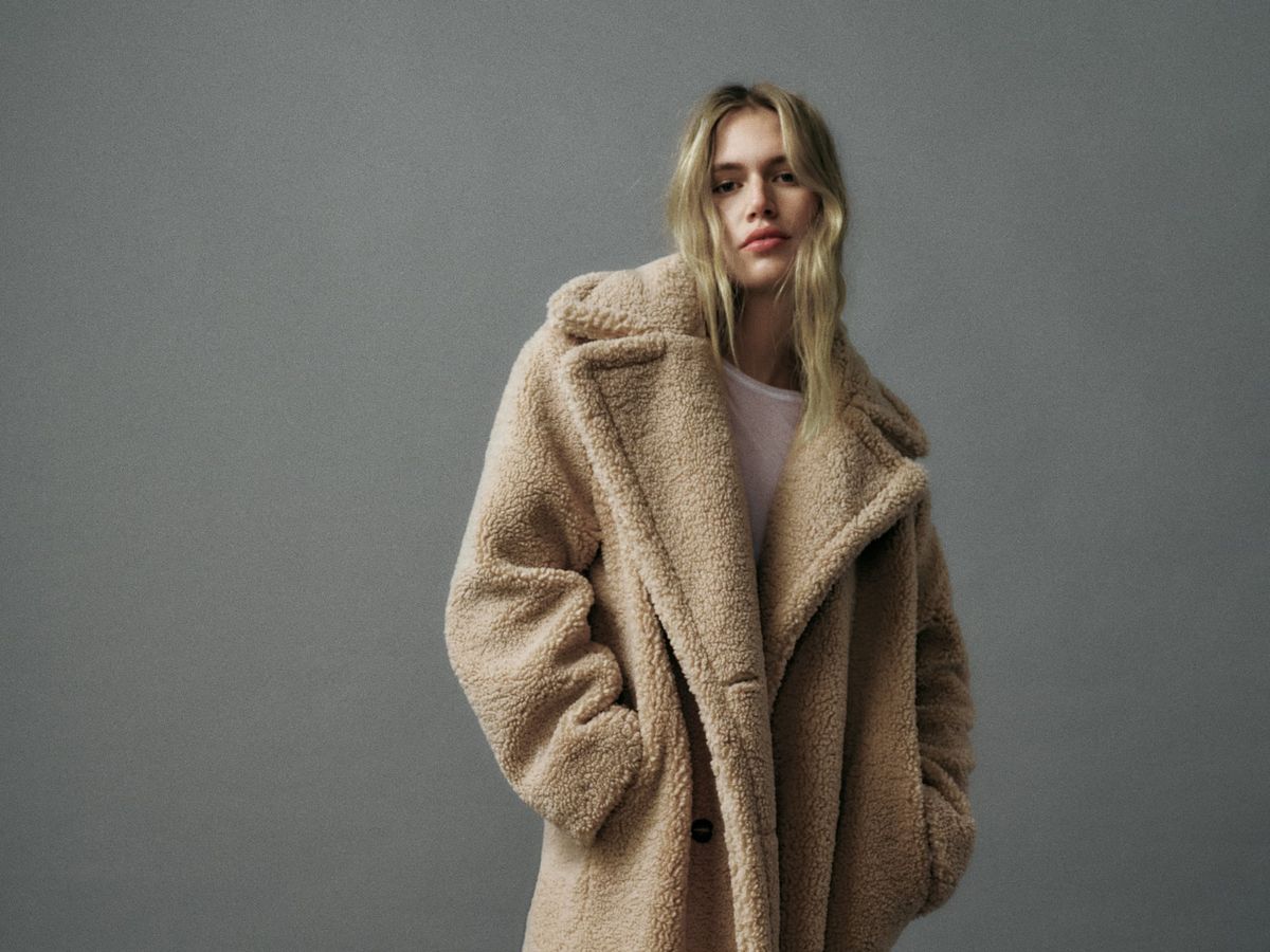 La primera chaqueta de borreguito del invierno ya está en Zara