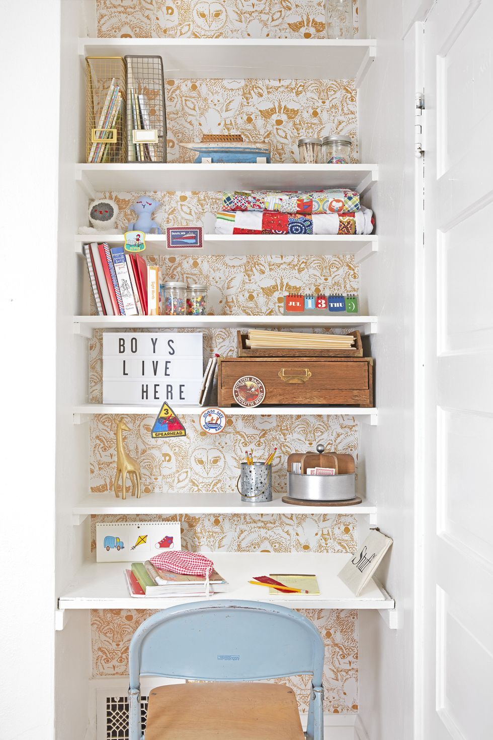 Simplified Bee Tips for Styling a Bookcase Like an Interior Designer