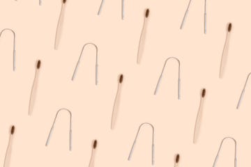 accessories for tooth hygiene pattern on a beige background