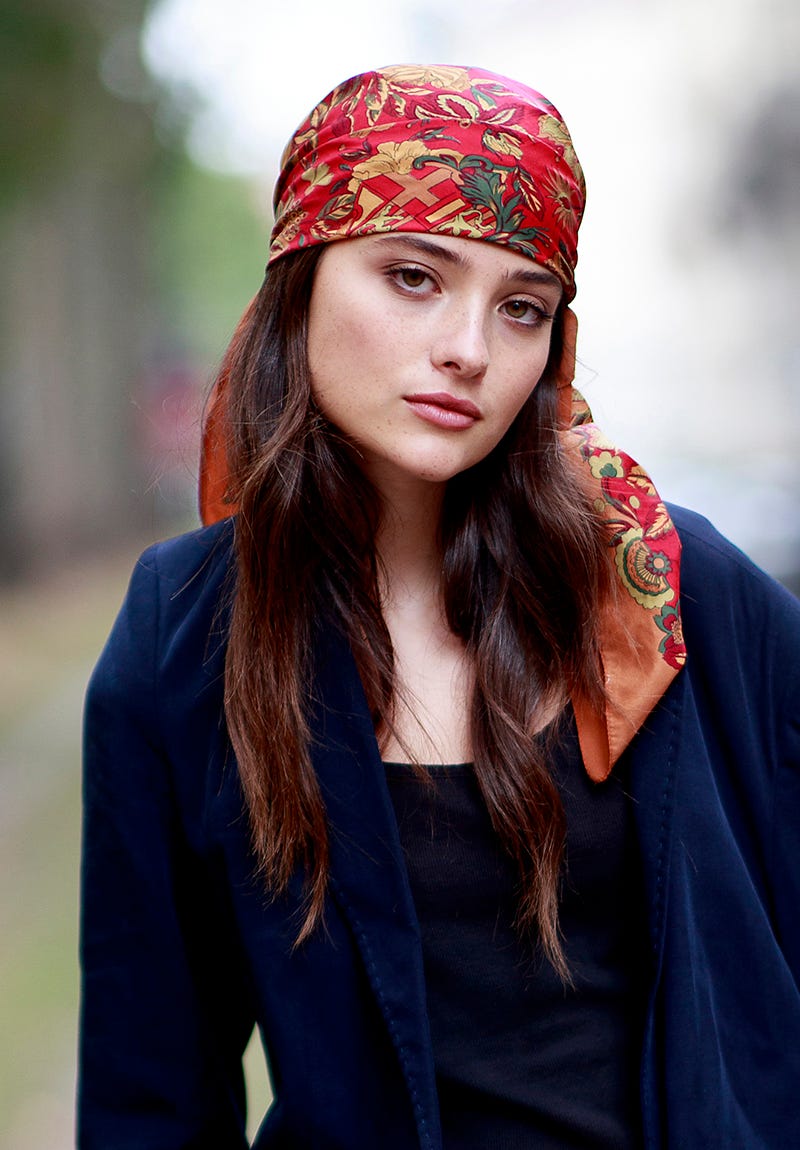 Come mettere il foulard tra i capelli in inverno