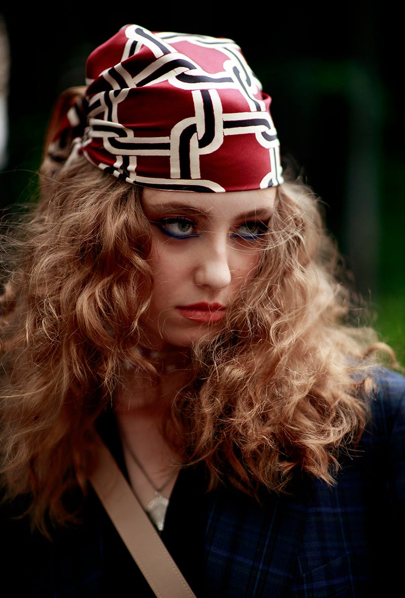 Come mettere il foulard sui capelli in inverno