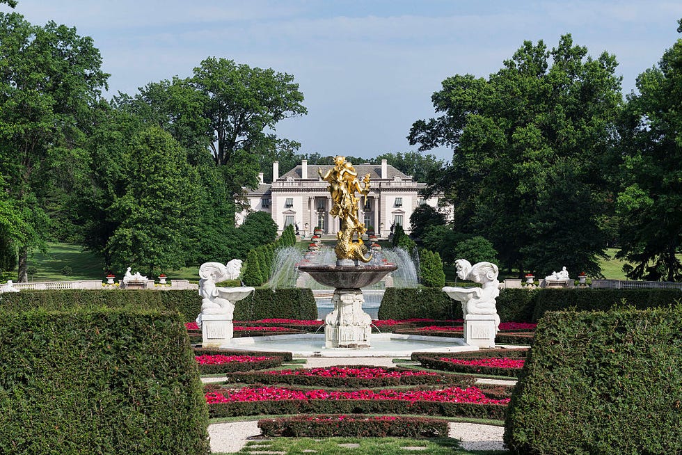 achievement statue, nemours mansion and gardens