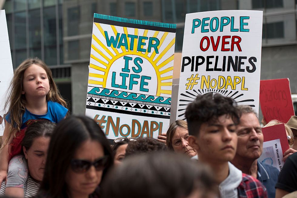 dakota access pipeline protest in los angeles
