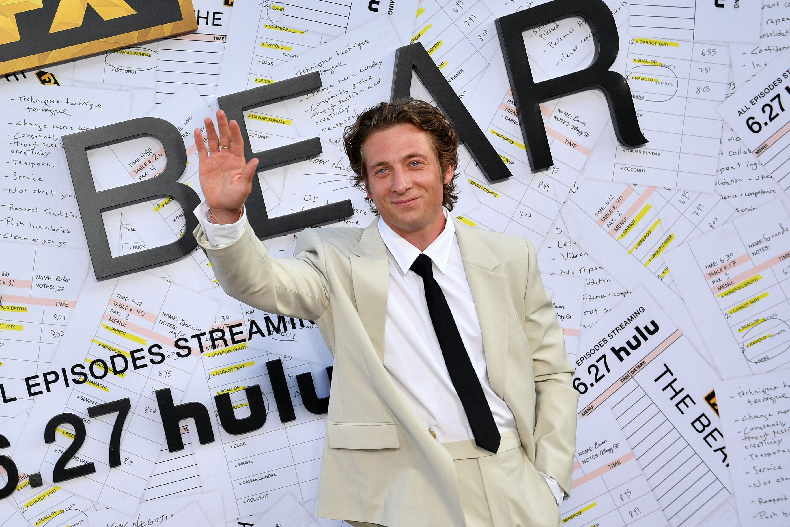 Shop Jeremy Allen White s Calvin Klein Suit from The Bear Premiere