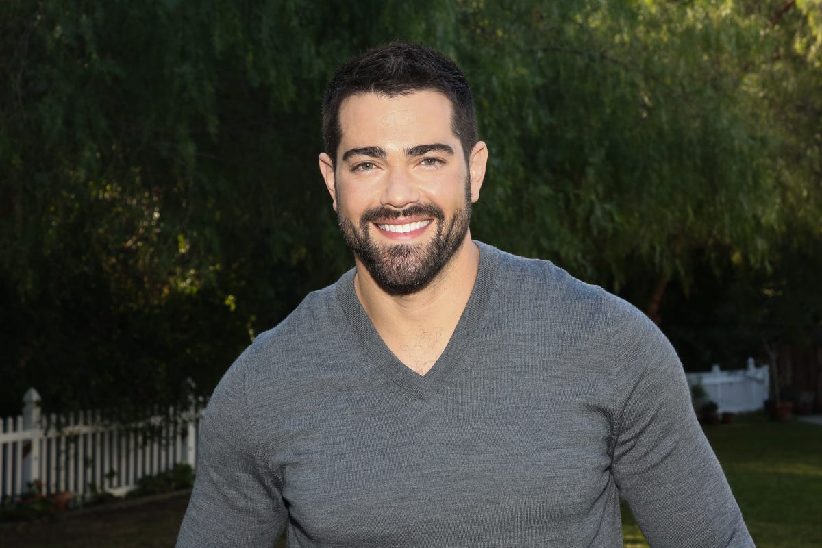 Jesse Metcalfe Having To Go Shirtless So Often Brought A Lot Of Pressure 8185